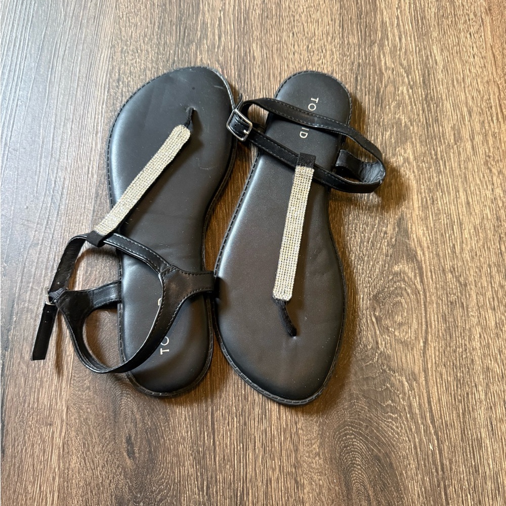 Torrid Black T-Strap Women's Sandals with Metallic Accent - Picture 1 of 2